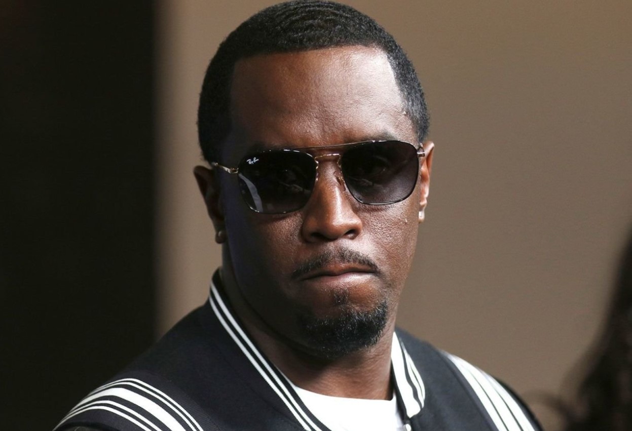 Diddy: Οι φωτογραφίες που αποκαλύπτουν τα λευκά πάρτι και τις σκοτεινές πλευρές του