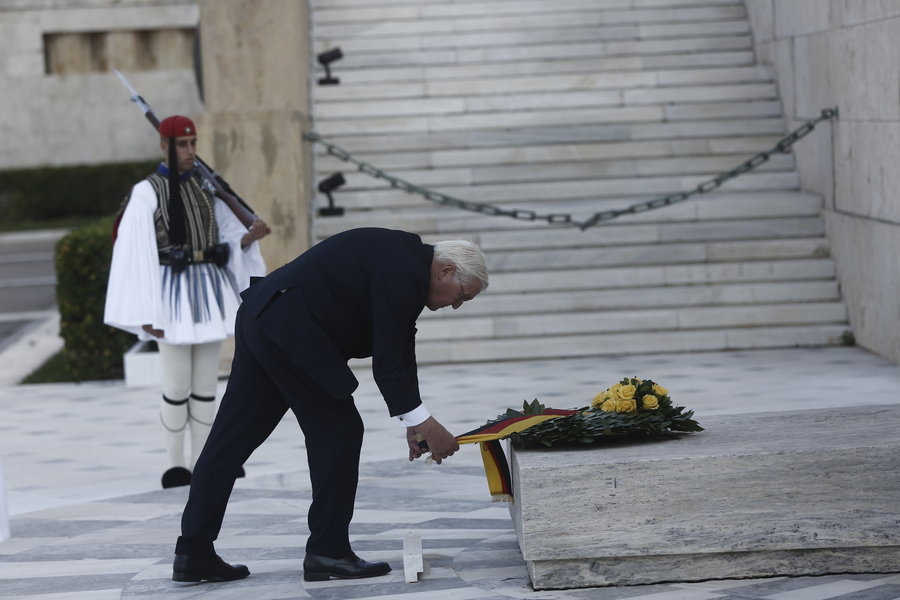 Σταϊνμάιερ: Κατάθεση στεφάνου στο Μνημείο του Αγνώστου Στρατιώτη