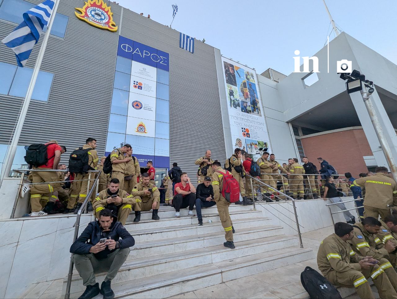 Κατάληψη στο υπουργείο Πολιτικής Προστασίας από εποχικούς πυροσβέστες για 12μηνη σύμβαση εργασίας