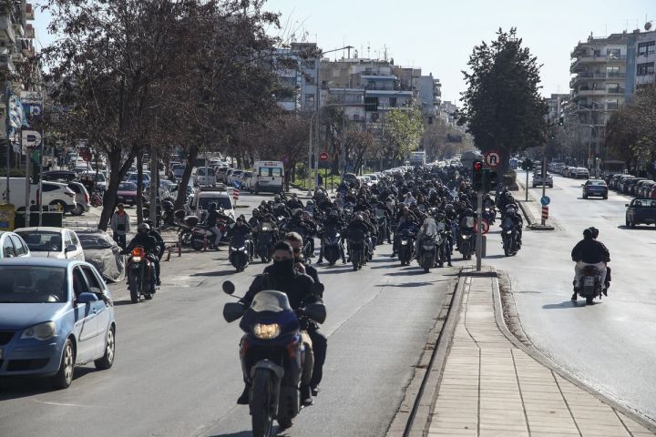 Θεσσαλονίκη: Μηχανοκίνητη πορεία οπαδών του Άρη με προορισμό το αμαξοστάσιο της Πυλαίας