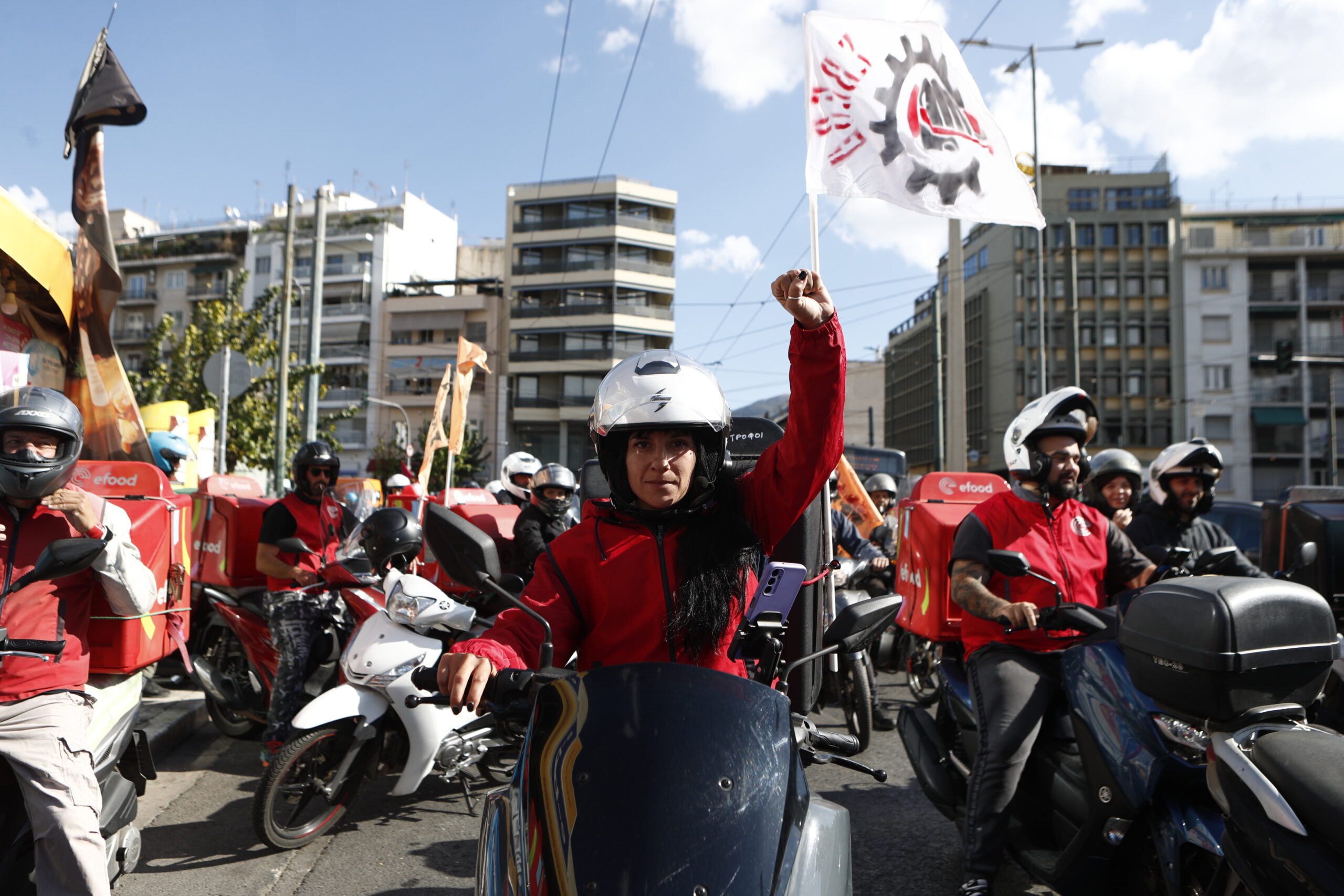 Απεργιακό λουκέτο 24 ωρών σήμερα στη χώρα – Παραλύουν τα πάντα