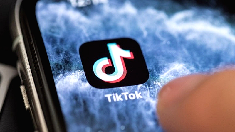 Επτά οικογένειες προσφεύγουν κατά του TikTok για επιβλαβές περιεχόμενο που οδήγησε σε τραγωδίες