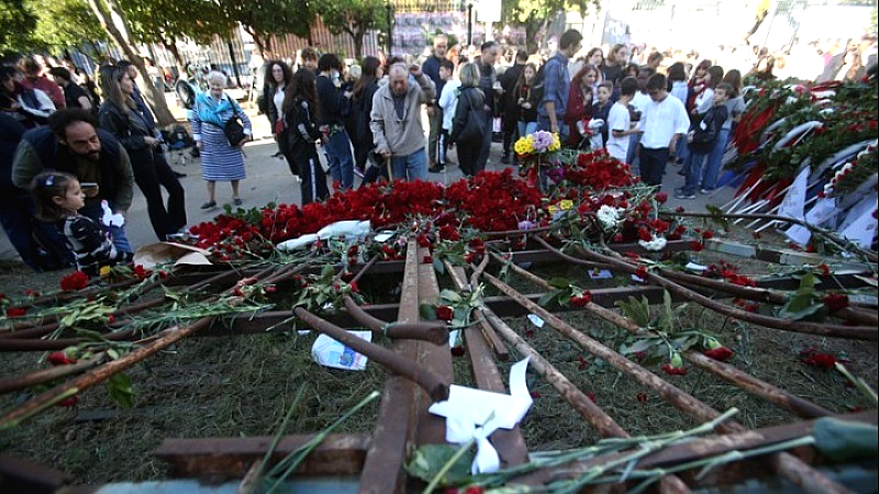 Σήμερα ξεκινούν οι τριήμερες εκδηλώσεις για την 51η επέτειο του Πολυτεχνείου