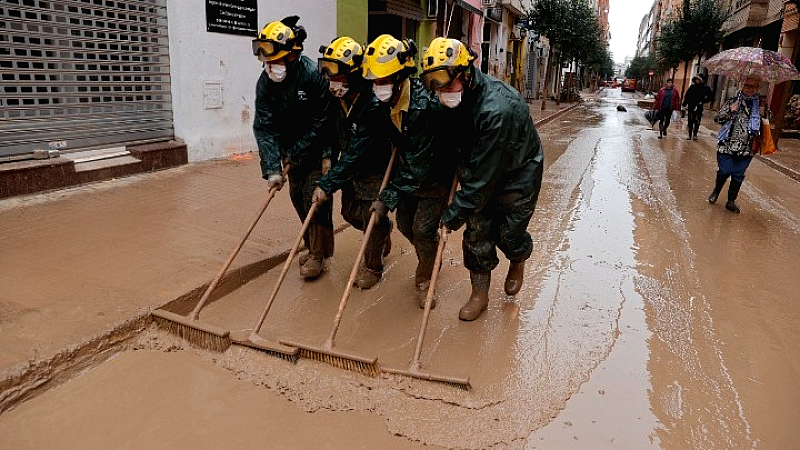 Επικίνδυνες καιρικές συνθήκες: Κόκκινος συναγερμός στη Βαλένθια λόγω νέων βροχοπτώσεων