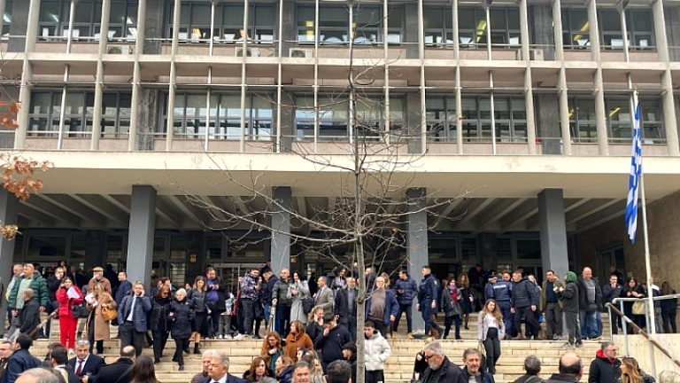 Τηλεφώνημα για εκρηκτικό μηχανισμό στα δικαστήρια  - Εκκενώνεται το Δικαστικό Μέγαρο