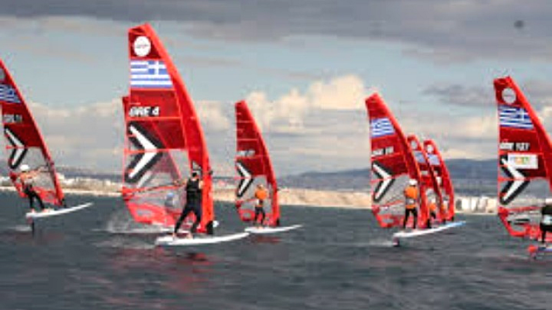 Εκκίνηση της 2ης φάσης της 33ης Athens International Sailing Week 2024 με iQFOiL