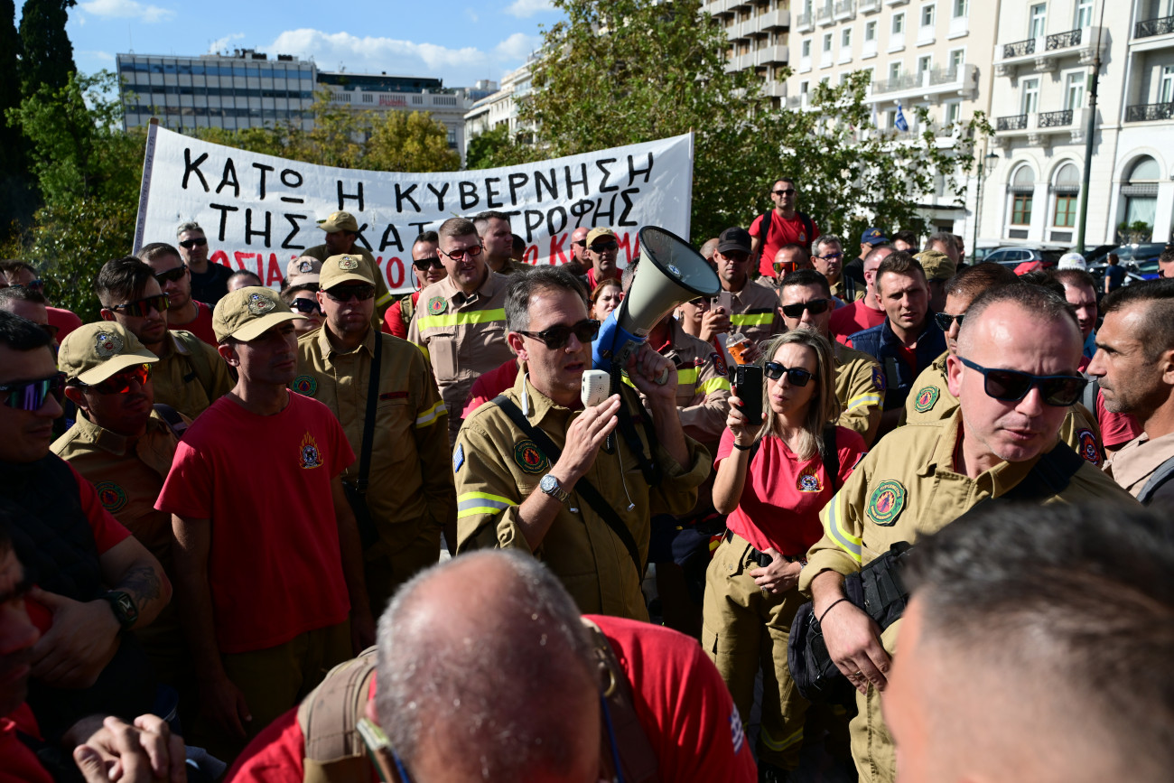 Κάλεσμα του ΣΥΡΙΖΑ στην προοδευτική αντιπολίτευση για την αποκατάσταση των εποχικών πυροσβεστών