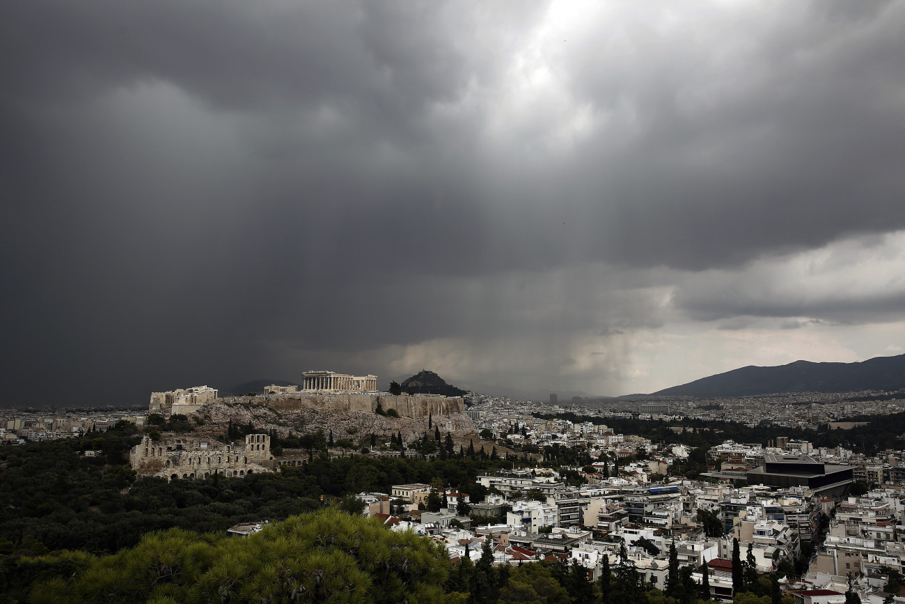 Καιρός: Δύο κύματα κακοκαιρίας αναμένονται να πλήξουν την Αττική