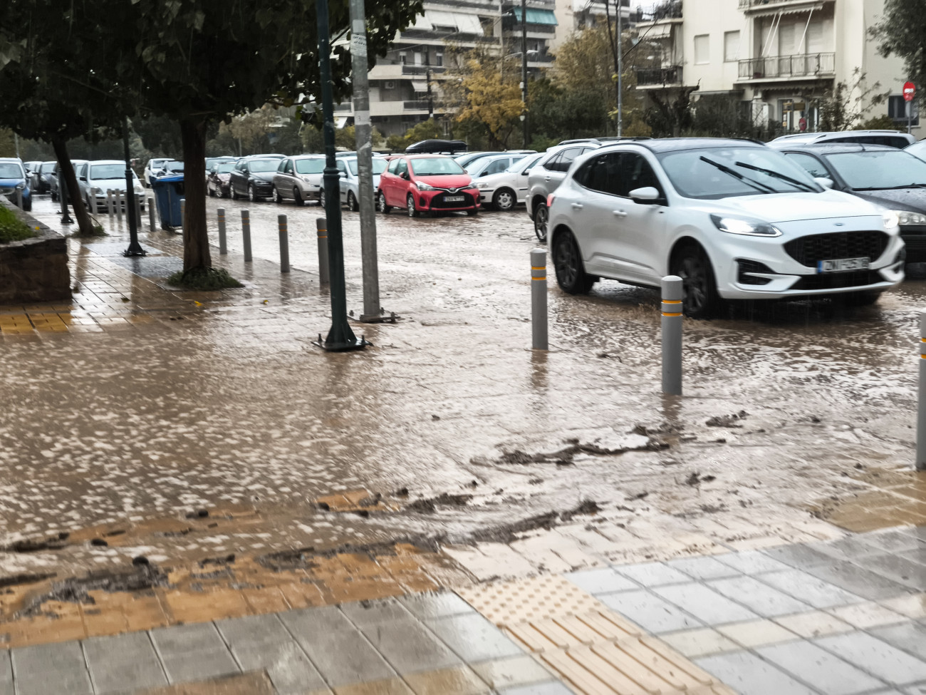 Κακοκαιρία Alexandros: Ισχυρές βροχές και καταιγίδες για 30 ώρες σε πολλές περιοχές