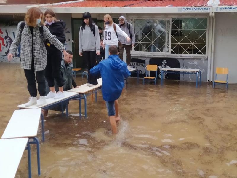 Σχολεία στο έλεος των πλημμυρών: Πότε θα συμβεί η επόμενη τραγωδία;