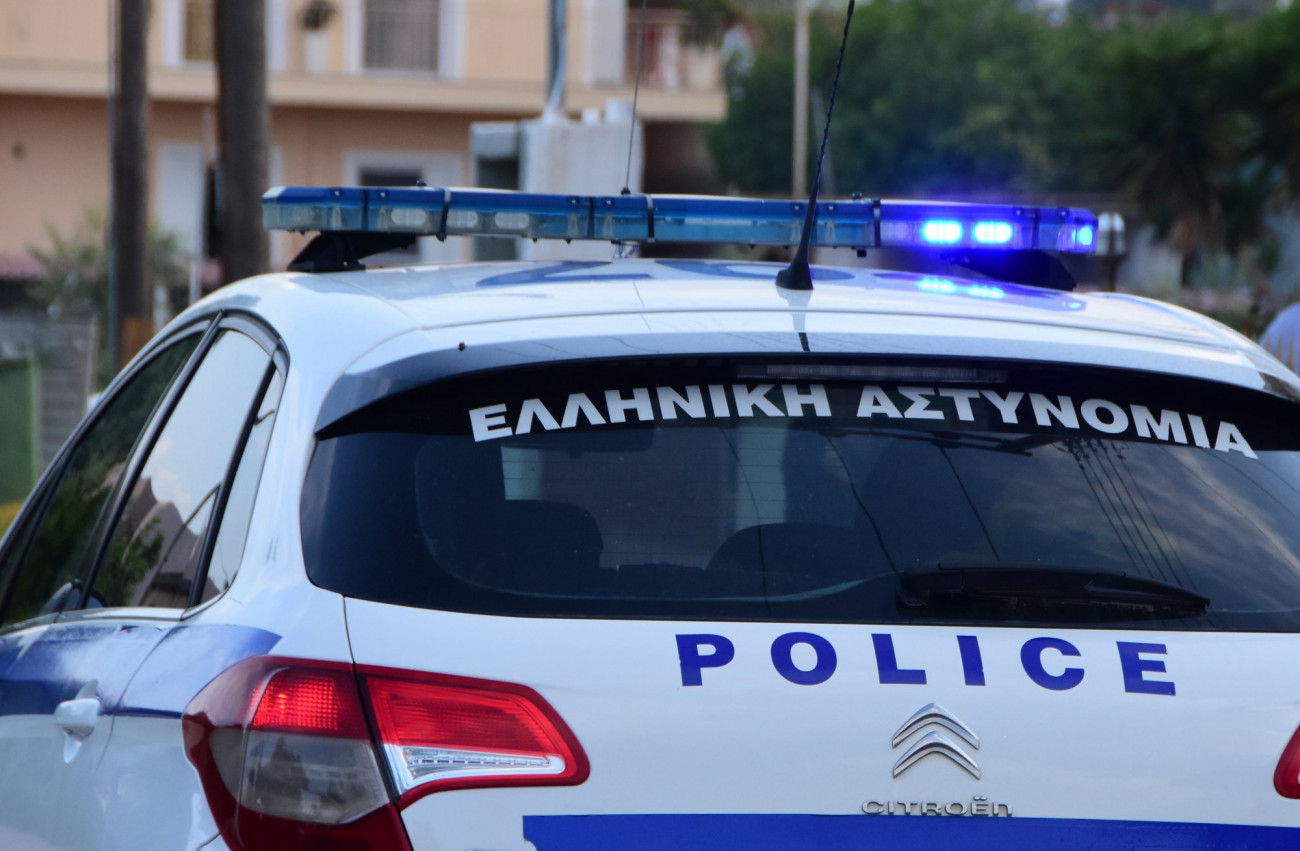 Συλλήψεις στα Μέγαρα: Εγκληματική οργάνωση εκμεταλλευόταν ηλικιωμένο