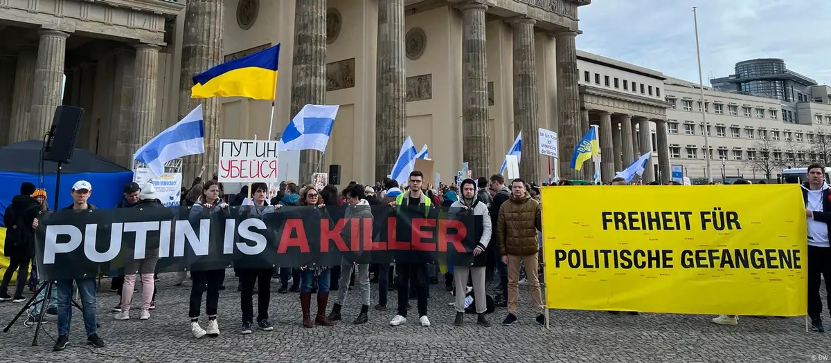 Διαδήλωση κατά του Πούτιν από τη ρωσική αντιπολίτευση στο Βερολίνο