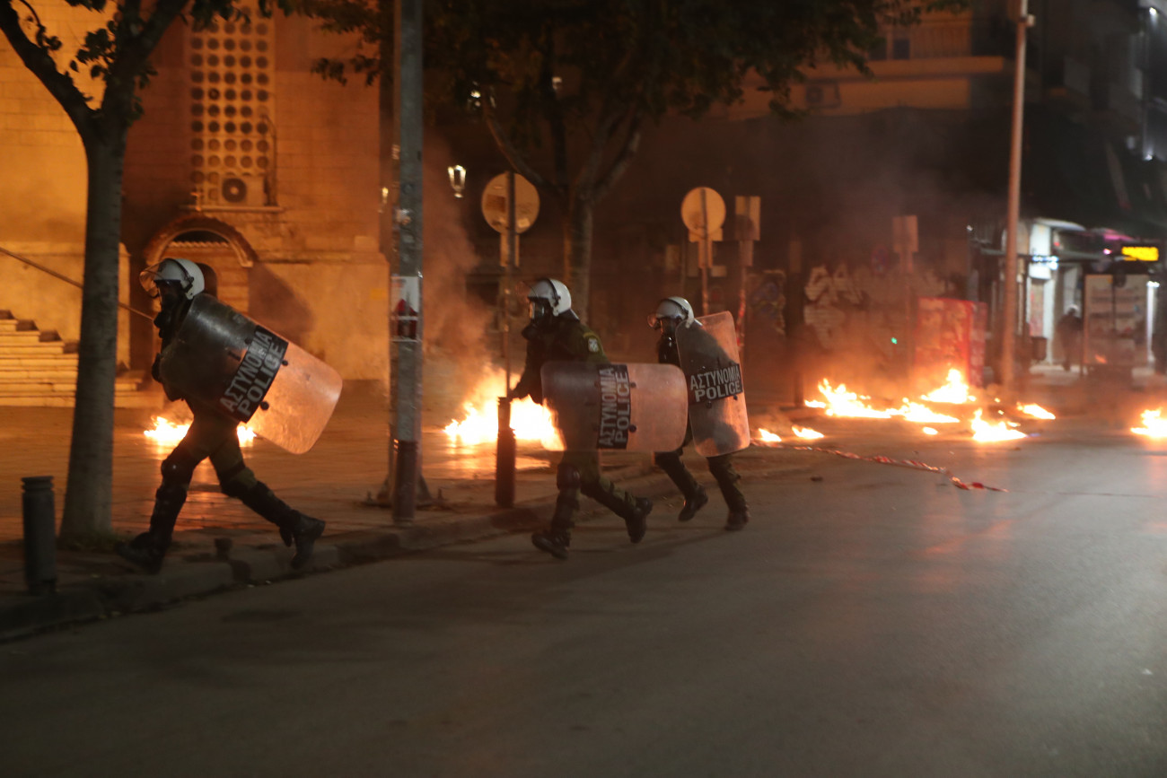 Επεισόδια κατά τη διάρκεια της πορείας για το Πολυτεχνείο στη Θεσσαλονίκη