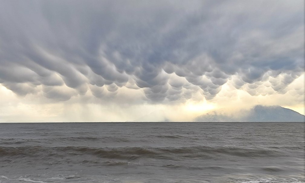 Εντυπωσιακά σύννεφα mammatus εμφανίστηκαν σε Αλεξανδρούπολη και Σαμοθράκη