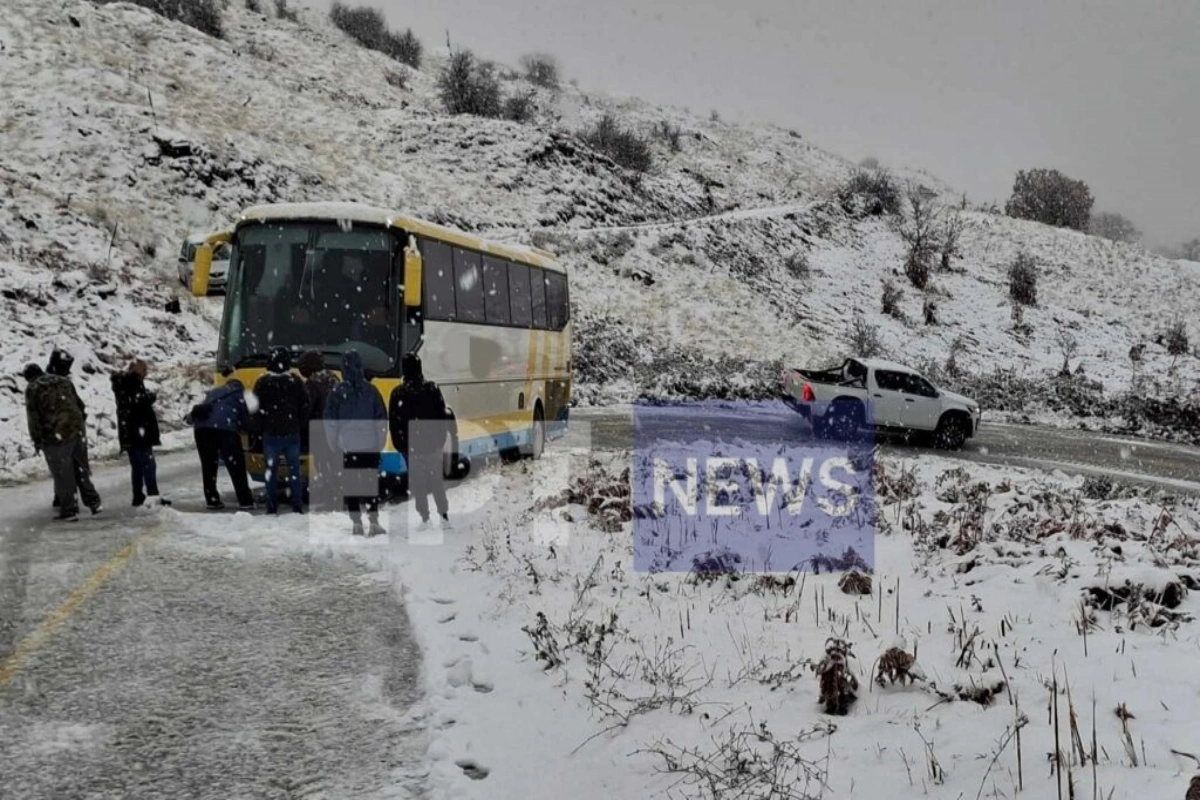 Κακοκαιρία Bora: Απεγκλωβισμός 35 επιβατών τουριστικού λεωφορείου στην Καστοριά