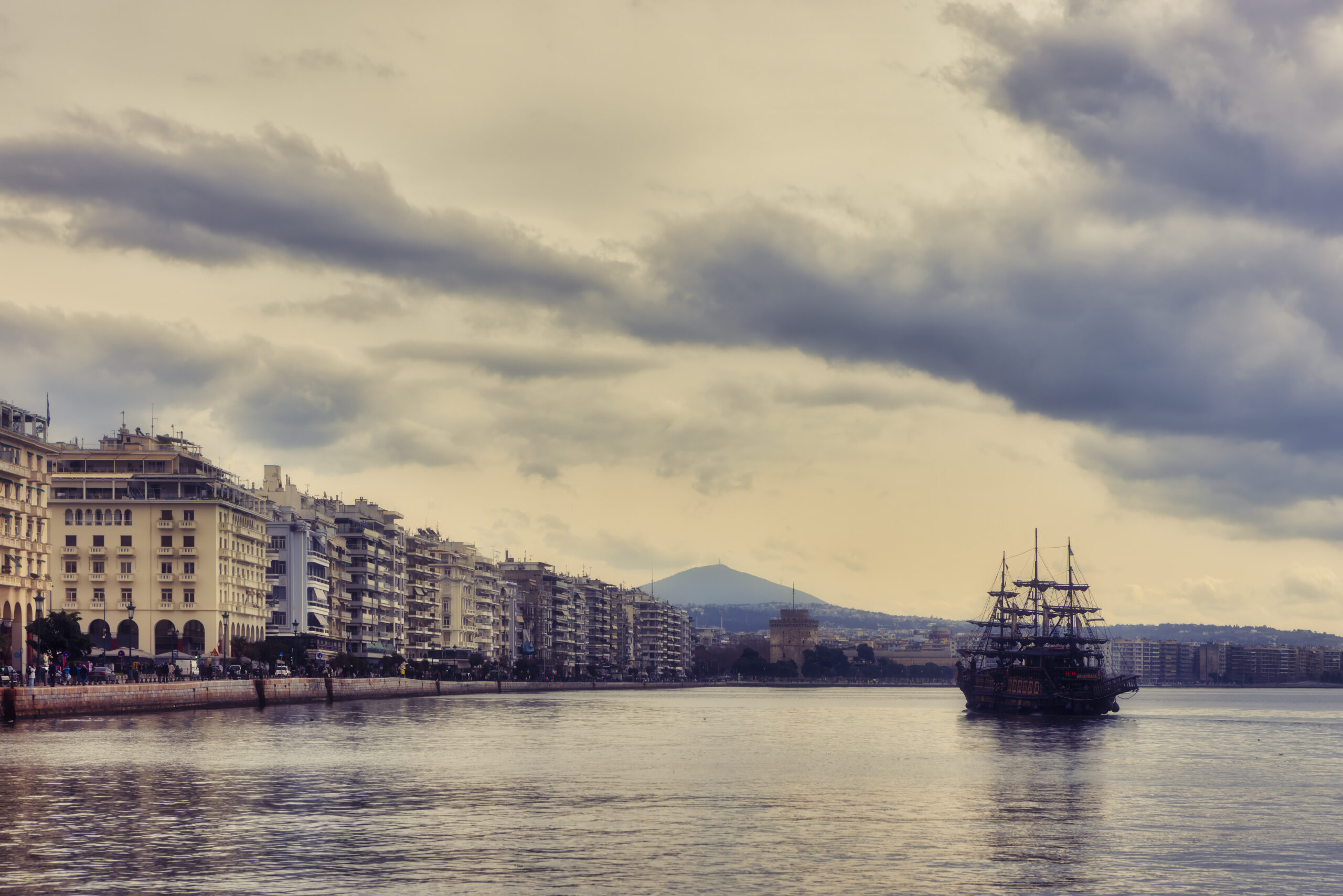 Θεσσαλονίκη: Η ανακοίνωση του Λιμενικού για τον άνδρα που έπεσε στον Θερμαϊκό με το ποδήλατο