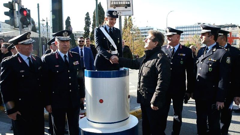 Αποχαιρετισμός στη χρονιά με τον τροχονόμο στον Λευκό Πύργο