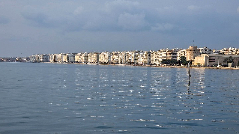 Σωτηρία 60χρονου ποδηλάτη στα παγωμένα νερά του Θερμαϊκού