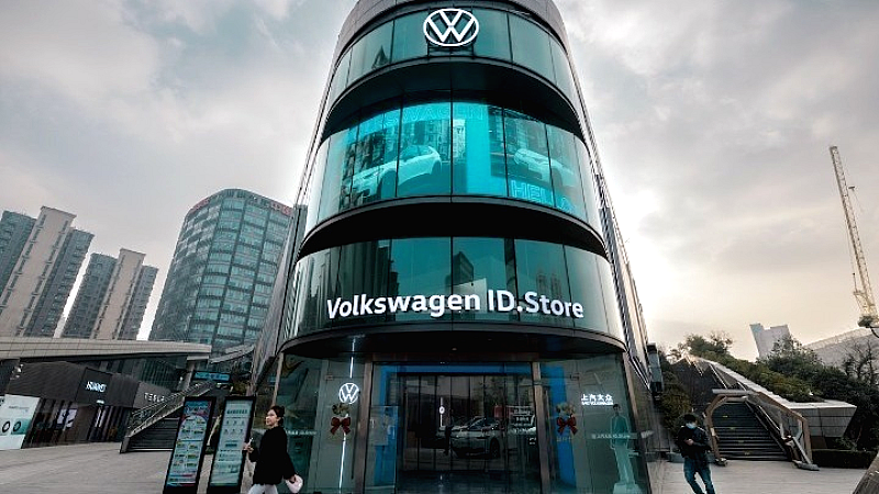 Συμφωνία Volkswagen και γερμανικών συνδικάτων για μείωση 35.000 θέσεων εργασίας