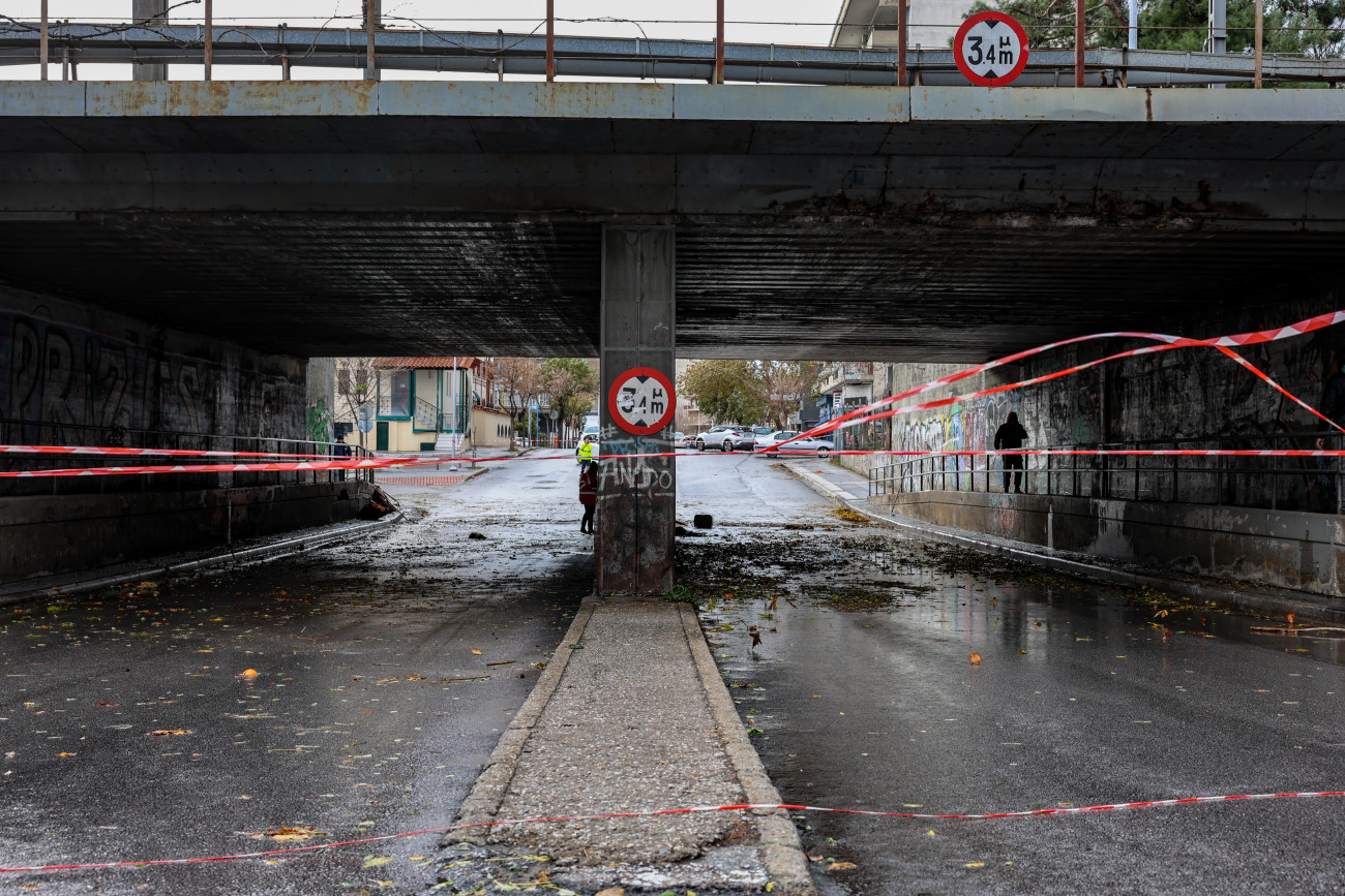 Χαλκιδική: Εγκλωβισμένοι σε ρέμα μία γιαγιά με τα τρία εγγόνια της