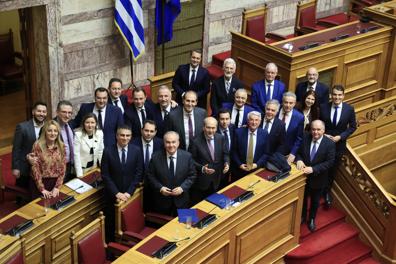 Προϋπολογισμός: Η κυβέρνηση περνά τη δοκιμασία μετά από πενθήμερο σφοδρών αντιπαραθέσεων