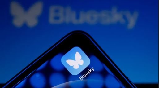 Bluesky: Το νέο κοινωνικό δίκτυο που προβάλλει την εναλλακτική απέναντι στο Χ του Μασκ