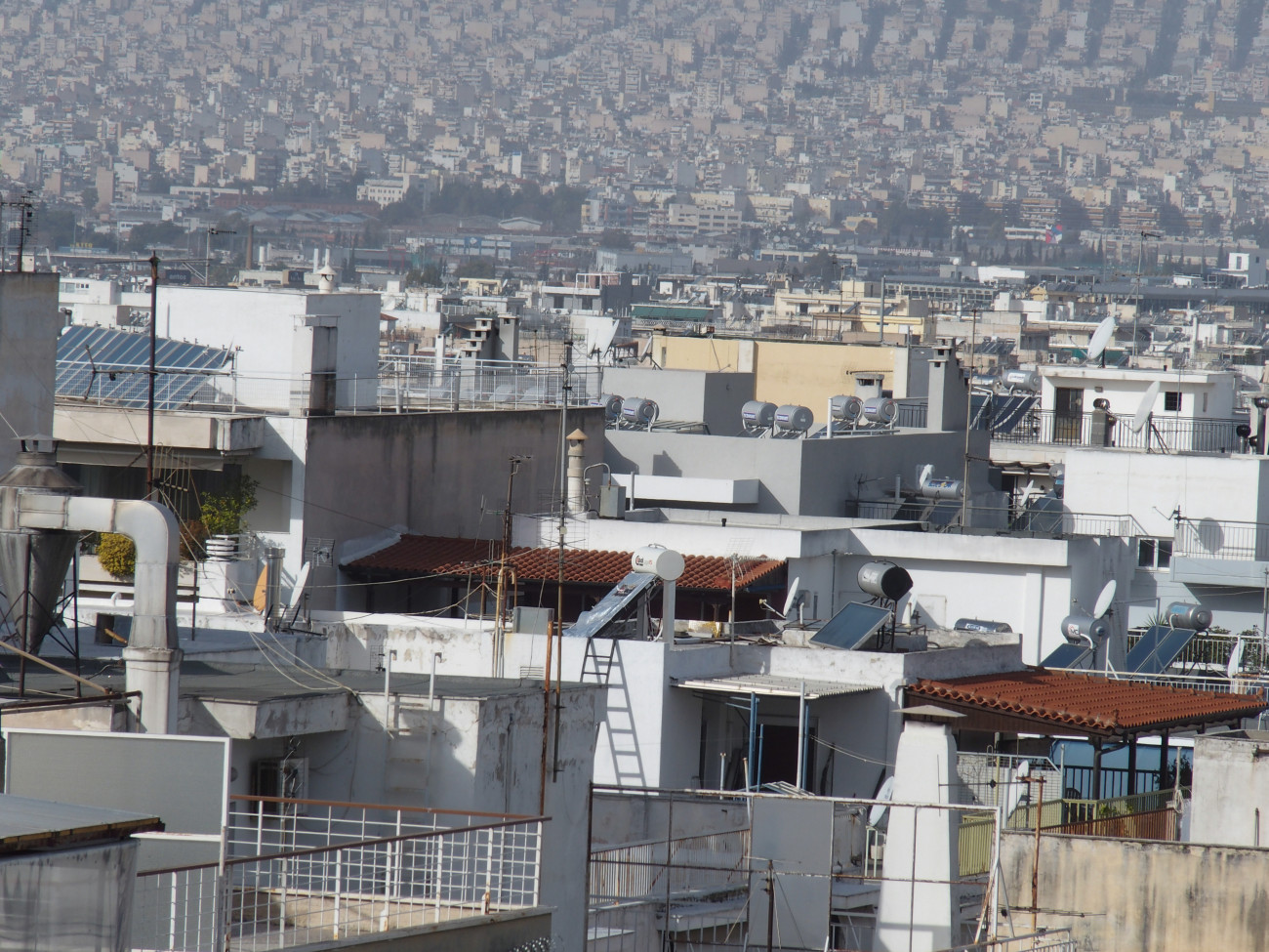 Στο στόχαστρο της Εφορίας οι αγοραπωλησίες ακινήτων με μετρητά