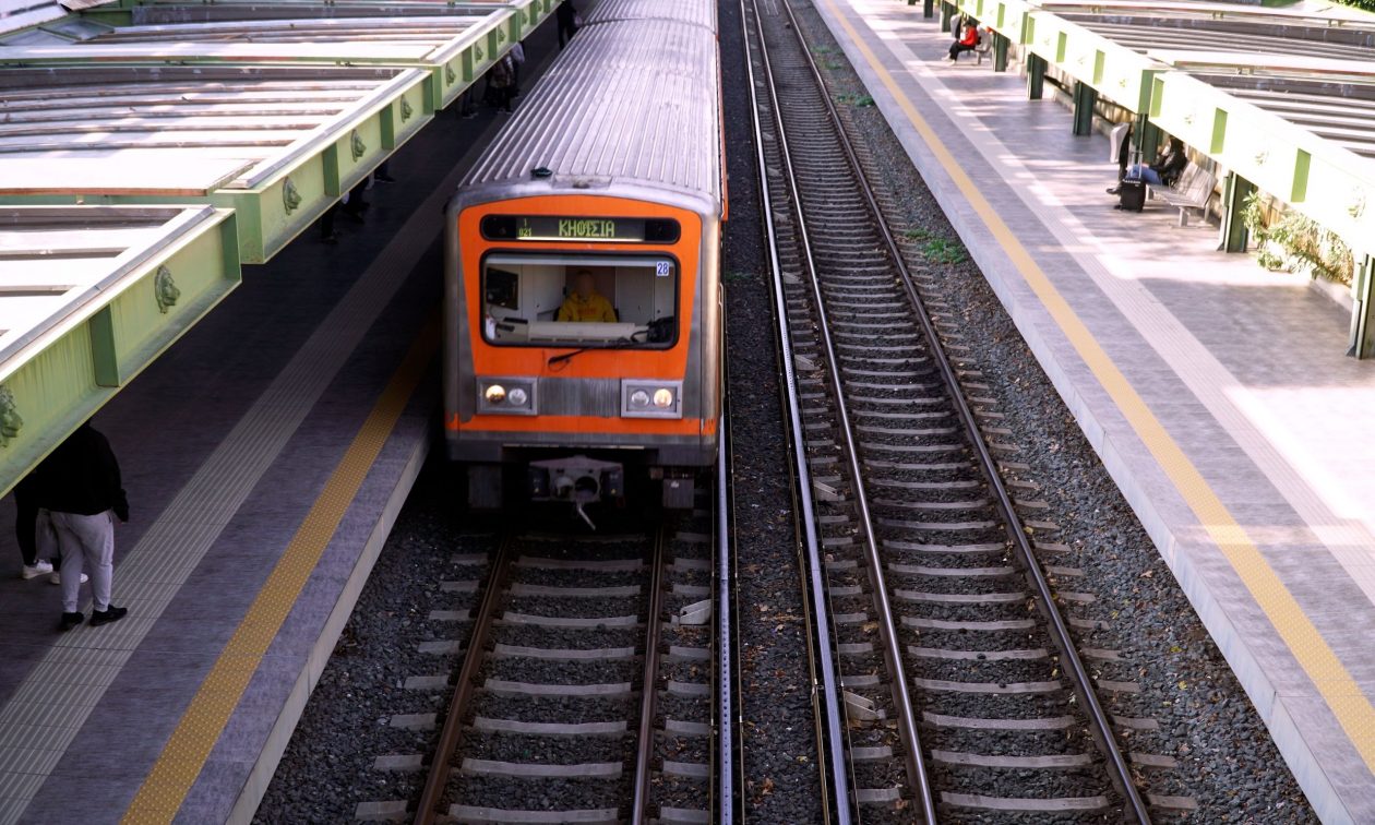 Αναστάτωση στον ΗΣΑΠ μετά από πτώση ατόμου από πεζογέφυρα στα Άνω Πατήσια