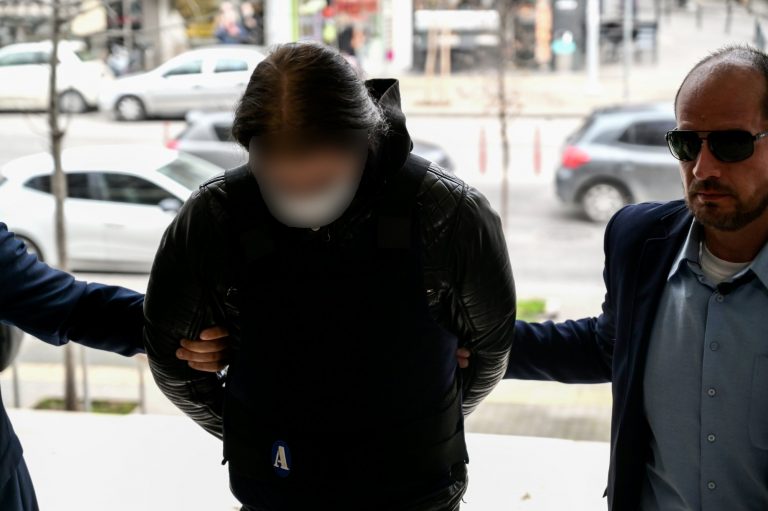 Θεσσαλονίκη: Ισόβια και 19 χρόνια κάθειρξη στον 45χρονο για τη δολοφονία αστυνομικού