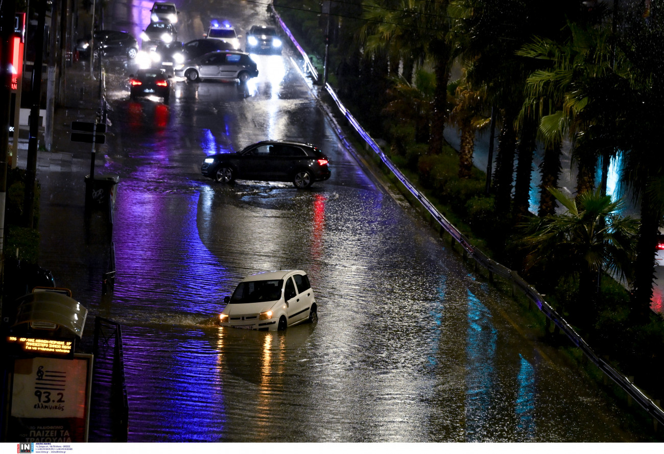 Κακοκαιρία Ελένα: Το συνηθισμένο σενάριο με το παιχνίδι ευθυνών στην πλημμυρισμένη Αττική