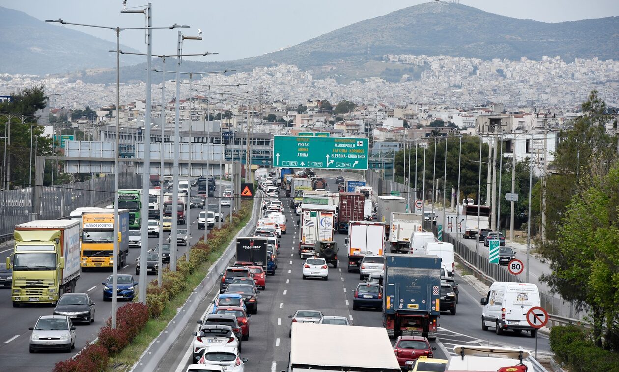 Κηφισός: Τροχαίο ατύχημα με φορτηγό προκαλεί κυκλοφοριακό κομφούζιο