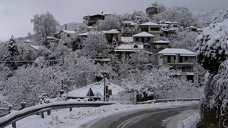 Καταιγίδες και χιονοπτώσεις με θυελλώδεις ανέμους έως και αύριο