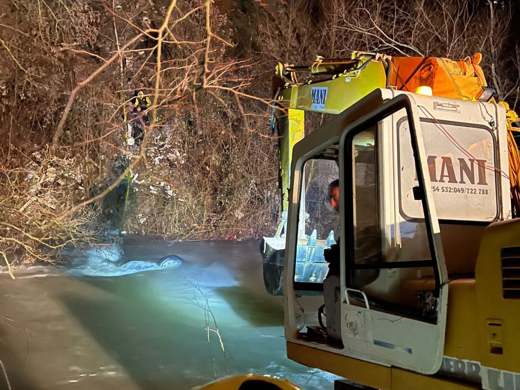 Βόρεια Μακεδονία: Τρία πτώματα γυναικών ανασύρθηκαν από τον ποταμό Αξιό μετά από αυτοκινητιστικό δυστύχημα