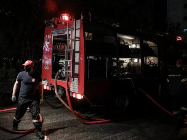 Φωτιά σε κατοικία στο Αιγάλεω: Γυναίκα εντοπίστηκε χωρίς τις αισθήσεις της