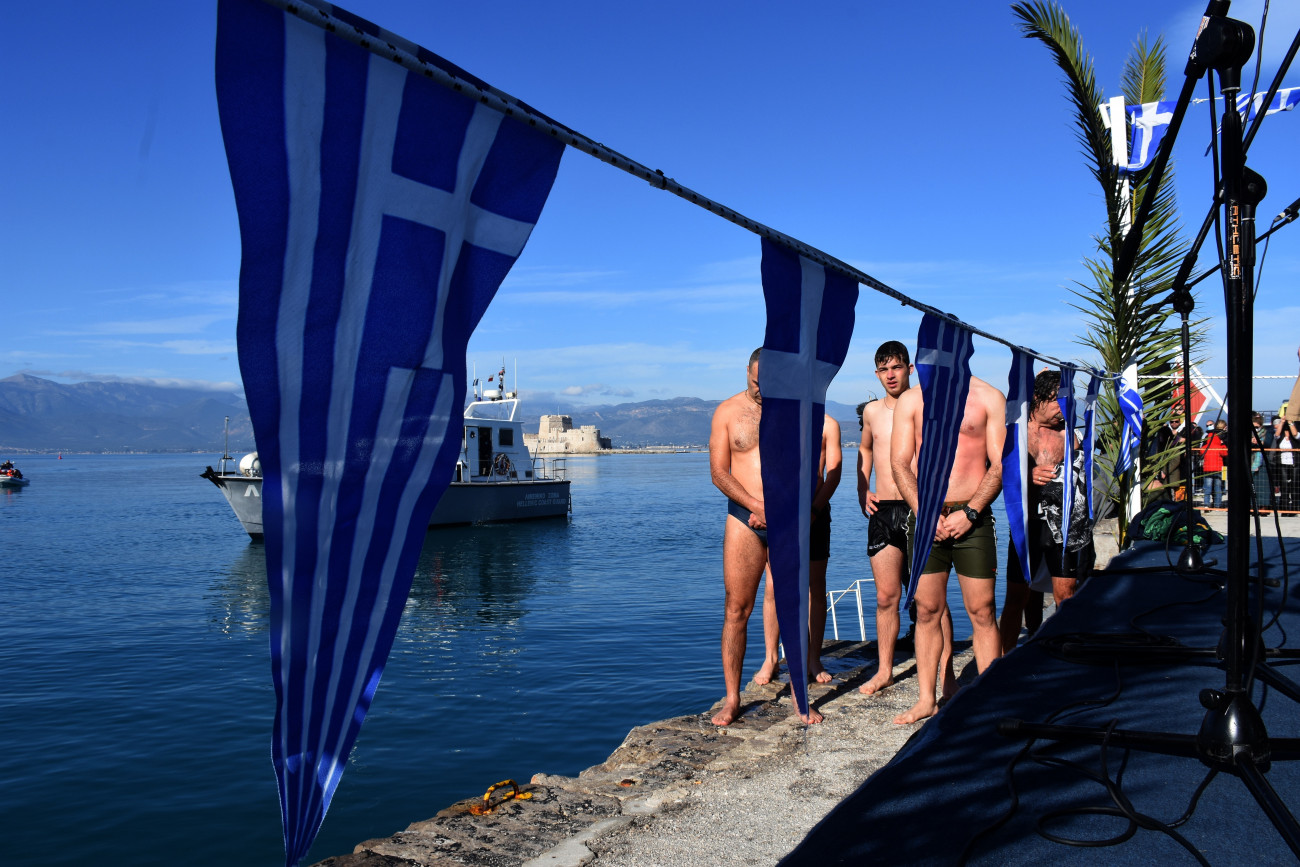 Θεοφάνεια: Αναβίωση παραδόσεων και εθίμων ανά την Ελλάδα