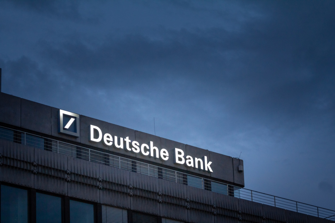 Deutsche Bank: Πέντε παράγοντες που καθιστούν το 2025 υποσχόμενη χρονιά για επενδύσεις