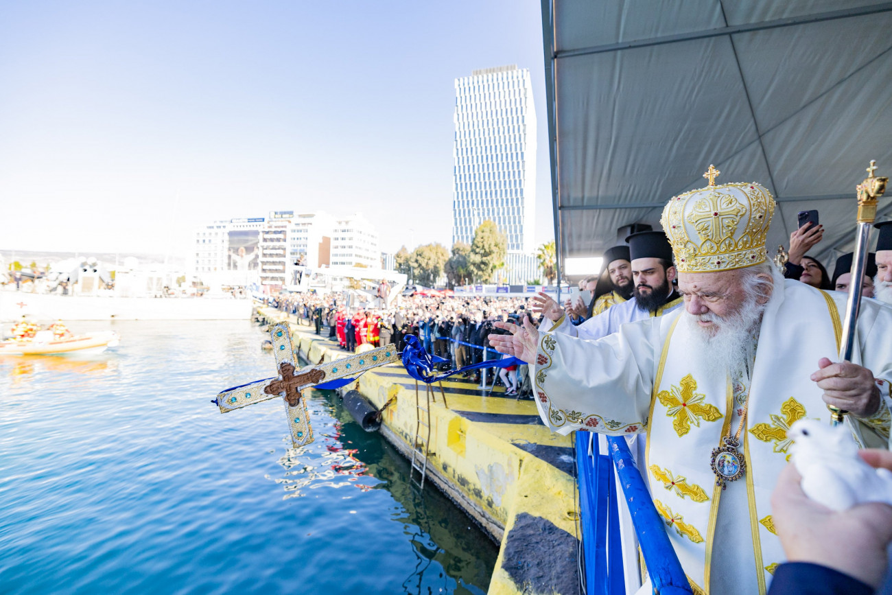 Δήμαρχος Πειραιά: Η λαμπρή τελετή των Θεοφάνων στο κεντρικό λιμάνι