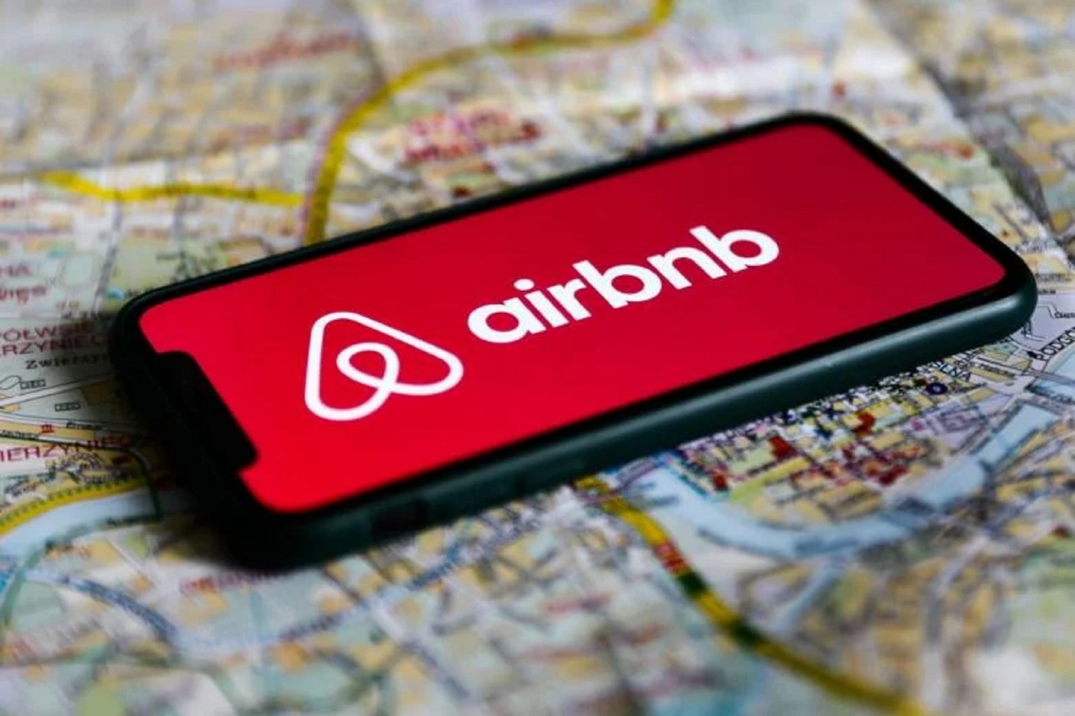 Airbnb: Χιλιάδες ακίνητα βραχυχρόνιων μισθώσεων αποκλείονται από την αγορά