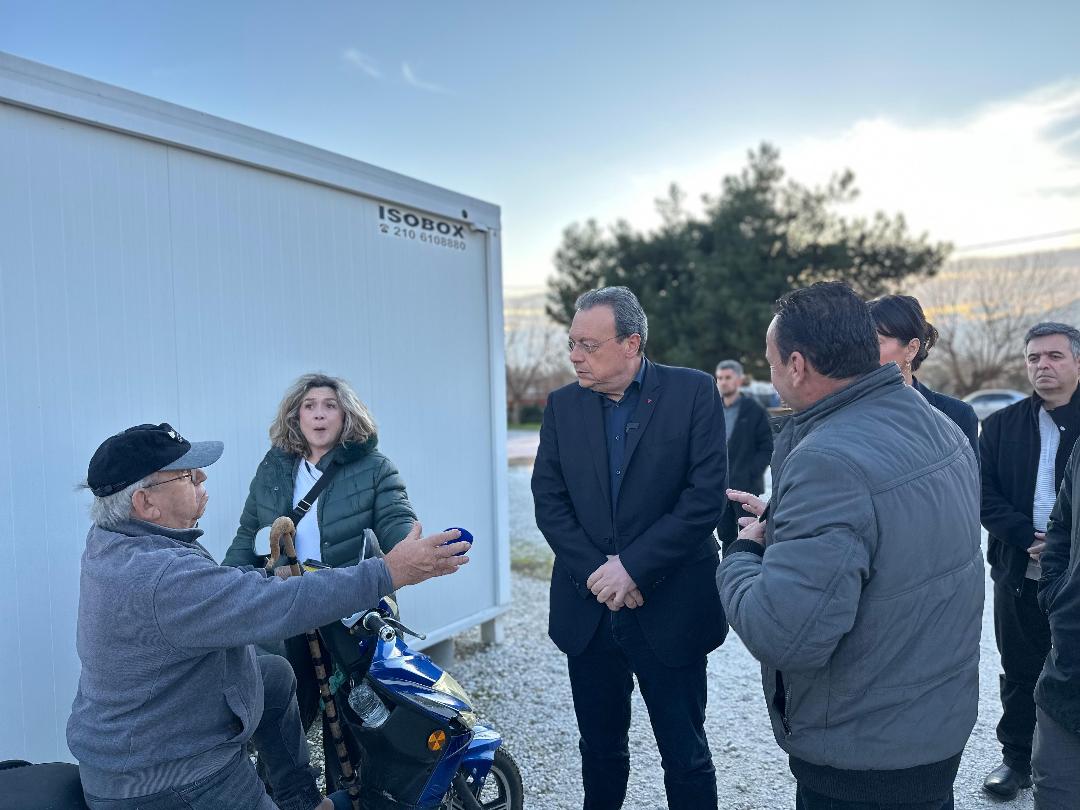 Φάμελλος: Στην κυβέρνηση της απανθρωπιάς και των εξυπηρετήσεων, οι πολίτες μας ζουν τέσσερα χρόνια σε κοντέινερ