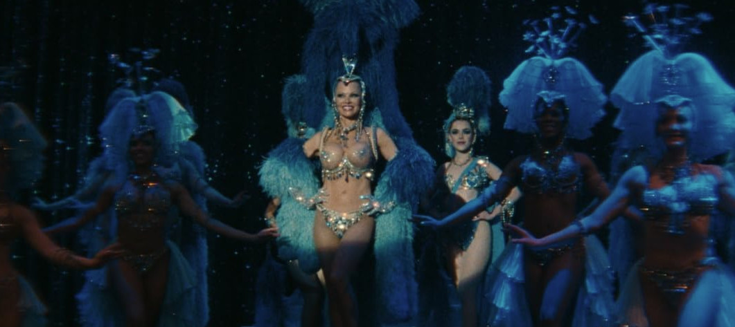 Η τελευταία showgirl: Η Μπρέντα Σονγκ και η Κίρναν Σίπκα μοιράζονται τις εντυπώσεις τους από τα κοστούμια εκατομμυρίων δολαρίων