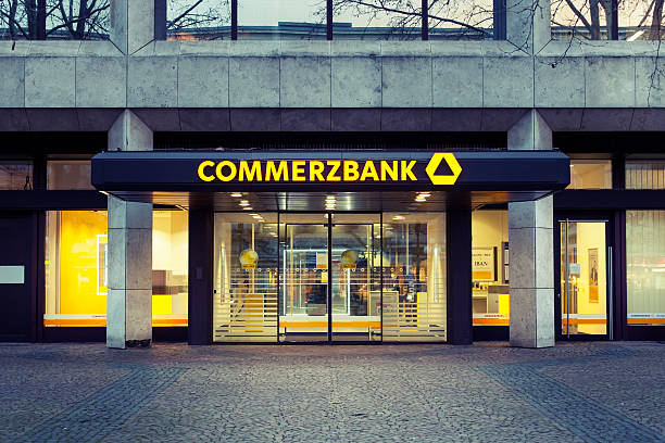 Στρατηγική αναδιάρθρωσης της Commerzbank με μαζικές απολύσεις