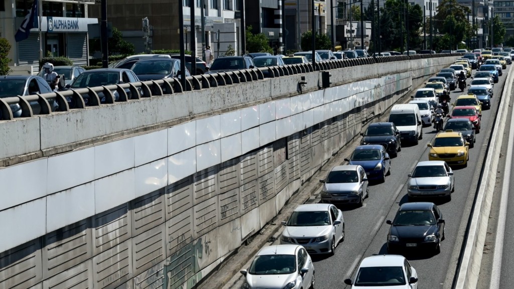 Τροχαίο ατύχημα στη λεωφόρο Κηφισίας: καθυστερήσεις στην κίνηση προς Αθήνα