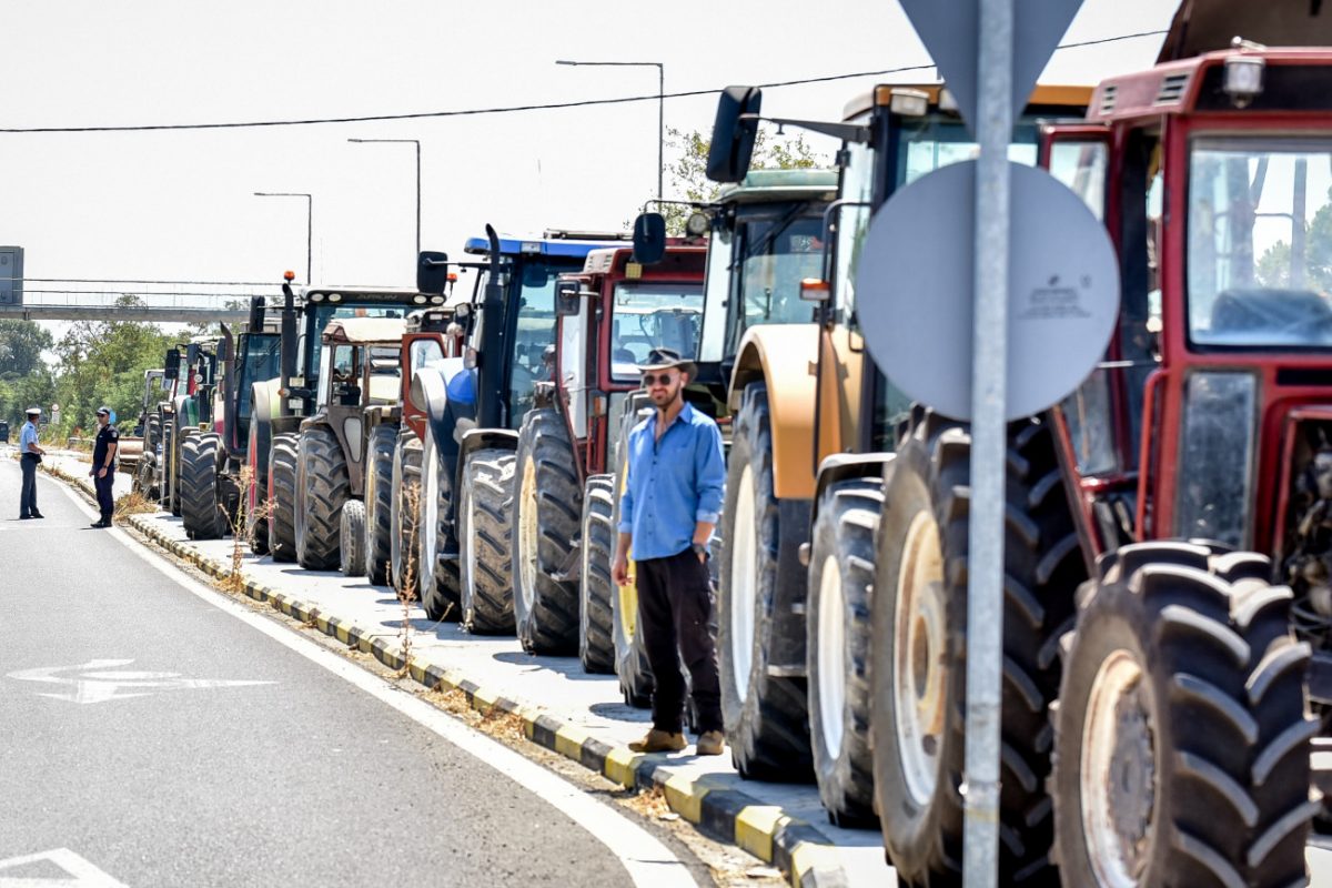 Ο λαός παραμένει αναμένοντας μια αντιπολίτευση που βρίσκεται σε σύγχυση