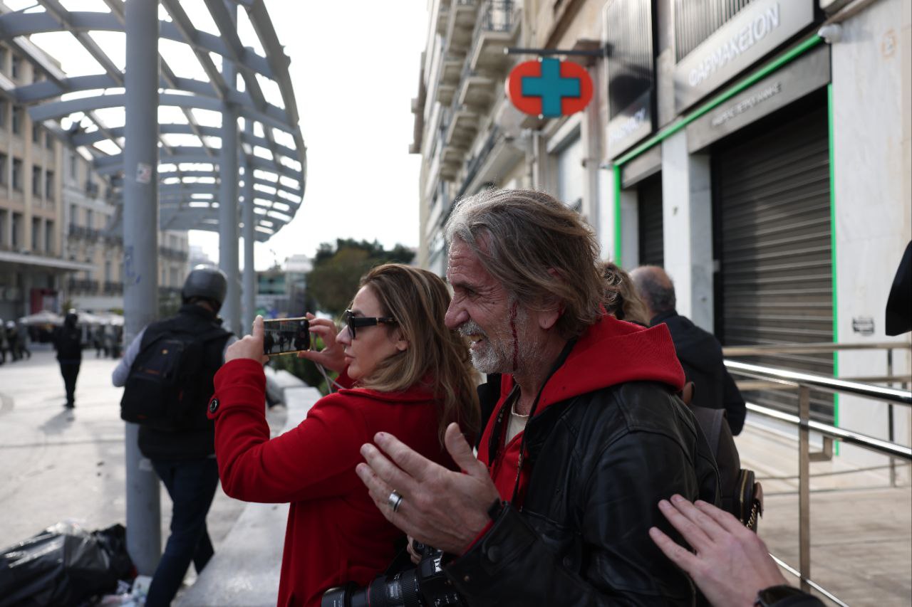 Τέμπη: Καταδίκη της κυβερνητικής βίας κατά της συγκέντρωσης από την Ένωση Φωτορεπόρτερ Ελλάδας