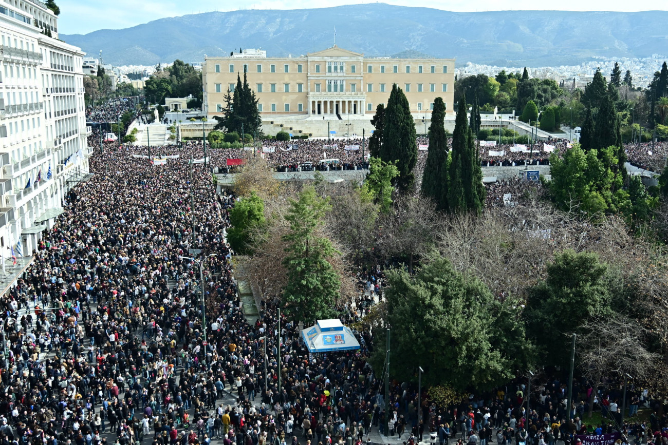 Τέμπη: Σημαντική διαφορά στις εκτιμήσεις για τη συγκέντρωση στο Σύνταγμα