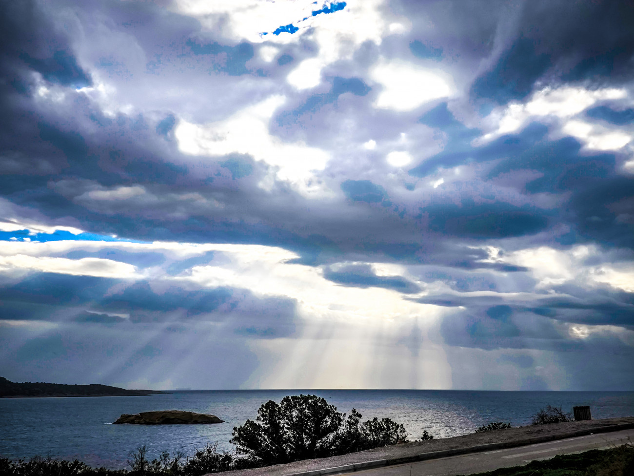 Αίθριος καιρός την Τρίτη, έρχονται καταιγίδες την Τετάρτη