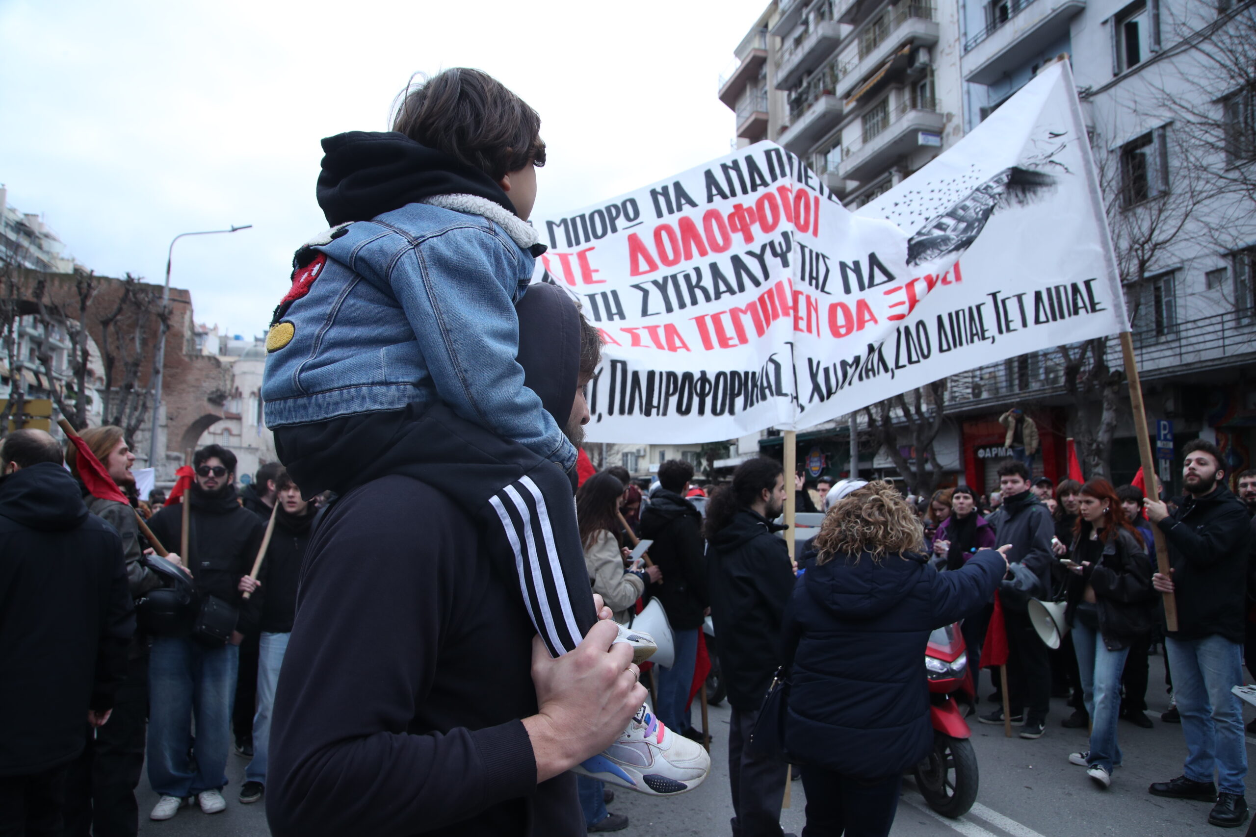 Νεκρώνει η χώρα την Παρασκευή – Ποιοι απεργούν σε Αθήνα και Θεσσαλονίκη