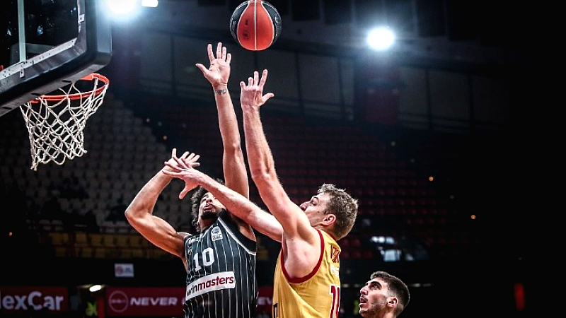 Σάσα Βεζένκοφ: MVP για 5η φορά στην Greek Basketball League