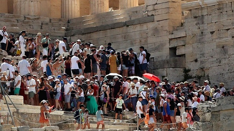 Στρατηγικές για την αποφυγή υπερτουρισμού στην Αθήνα προτείνει μελέτη της Περιφέρειας Αττικής