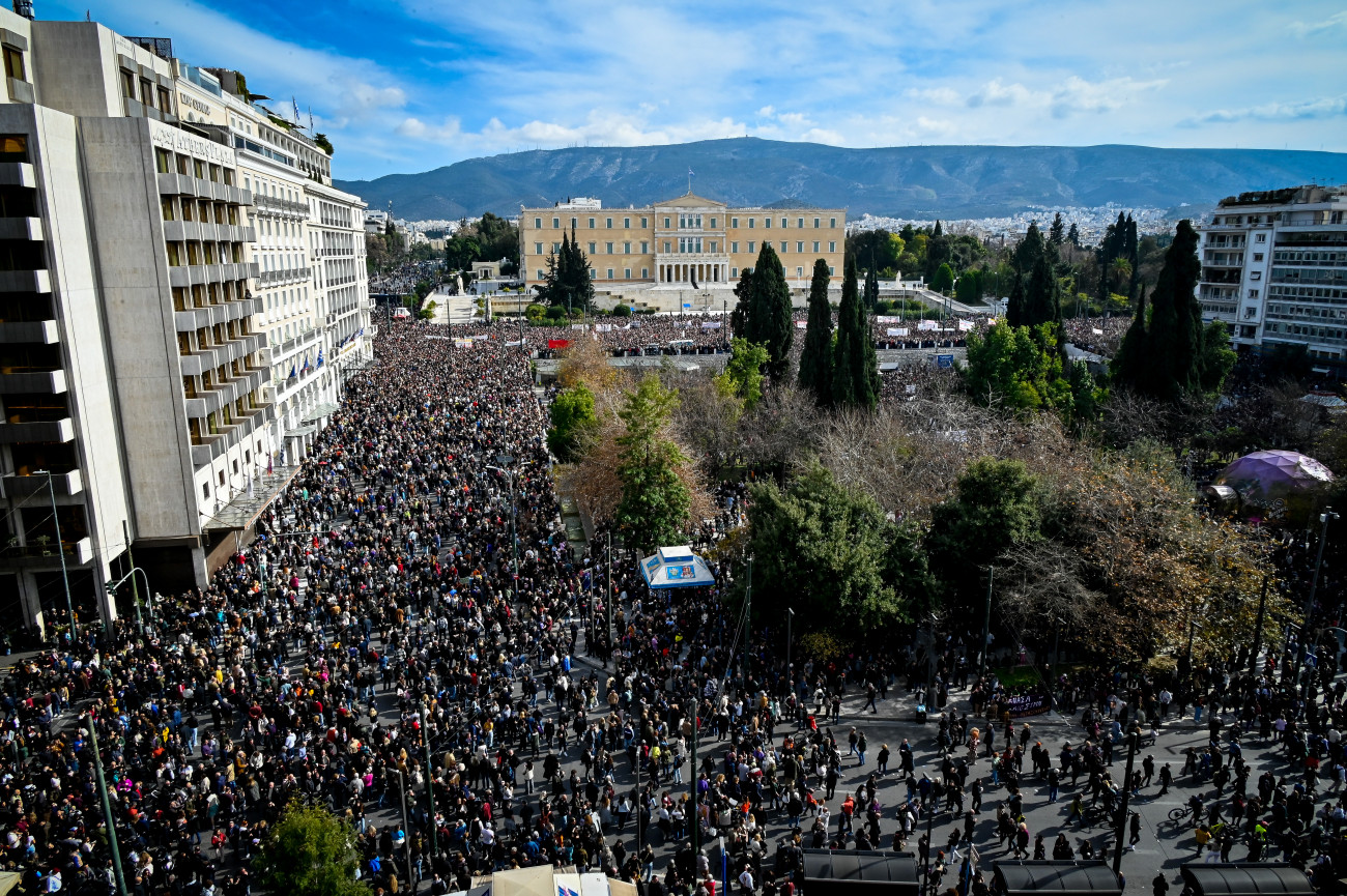 Τέμπη: Απεργία της ΓΣΕΕ την ημέρα που θα ορίσει ο σύλλογος συγγενών των θυμάτων